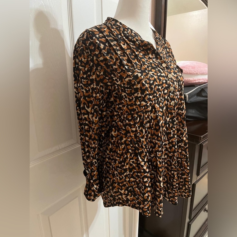 (26) Cocomo Petite Blouse with Black and Brown Pattern - Picture 15 of 15